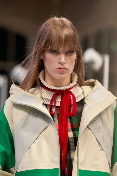 Look 14